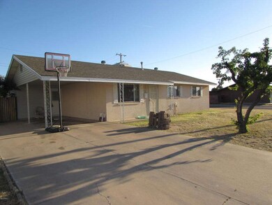 3643 W Echo Ln, Phoenix, AZ 85051 - photo 2