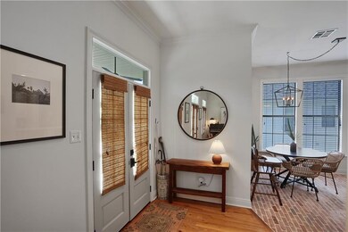 Foyer/Breakfast Area