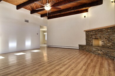 06 Living_Room_2