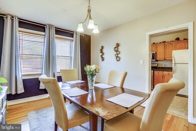 811 N Chapel Gate Ln, Baltimore, MD 21229 - photo 7