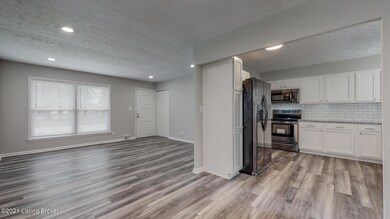 5614 Idlewood Ln, Louisville, KY 40291 - photo 6