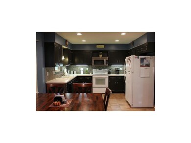 Great Kitchen with plenty of cabinet space!
