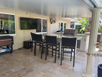 Outdoor Kitchen/Bar
