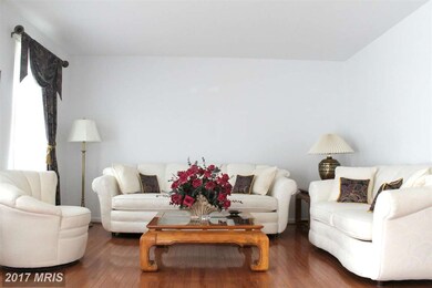 608 Cinnamon Tree Ct, Catonsville, MD 21228 - photo 3