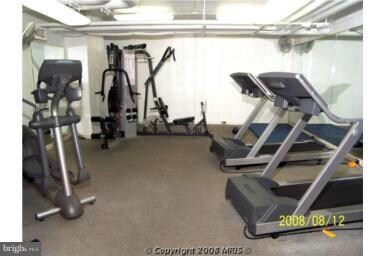 Tiber Island unit W-202, Washington, DC 20024 - photo 3