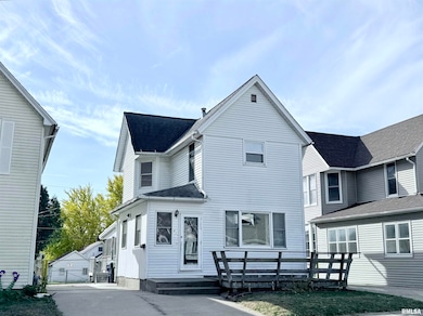 837 14th Ave S, Clinton, IA 52732 - photo 2