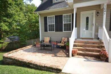 1041 Robbins St, Asheboro, NC 27203 - photo 2