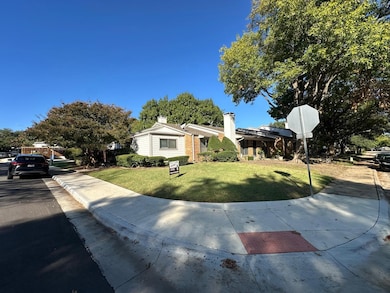 13701 Brookgreen Cir, Dallas, TX 75240 - photo 4