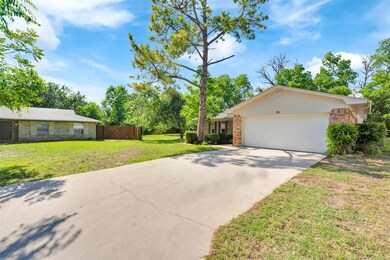 20 Scotsmeadow St, Gainesville, TX 76240 - photo 2