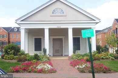 721 Massey Ln unit A, Alexandria, VA 22314 - photo 2