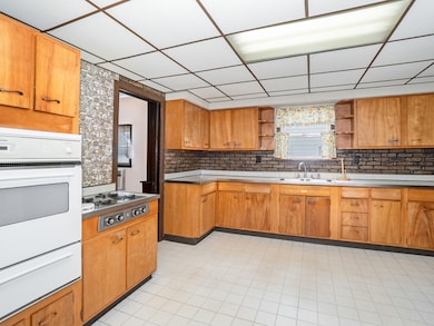 121 Davis Ave unit 1, Rockdale, IL 60436 - photo 5