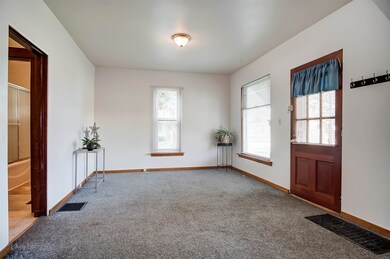 1726 Sprott St, Auburn, IN 46706 - photo 4