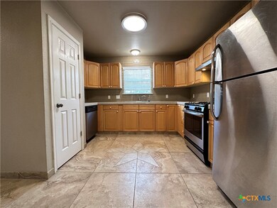 204 Dolly St, San Marcos, TX 78666 - photo 6