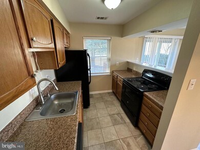 9629 Hagel Cir unit 26/A, Lorton, VA 22079 - photo 7