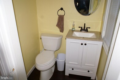 373 W Queen St, Chambersburg, PA 17201 - photo 5