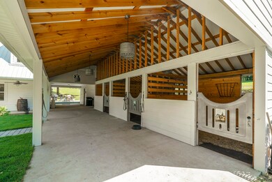 3 large, matted stalls with fans