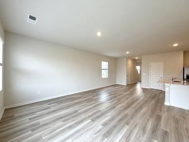 919 Moray Ln, Clarksville, TN 37043 - photo 7