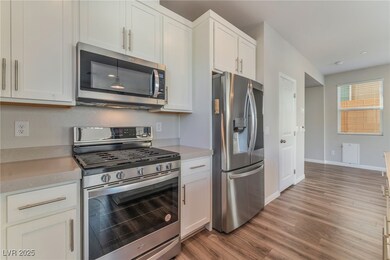 10602 Enridge Ave, Las Vegas, NV 89166 - photo 5