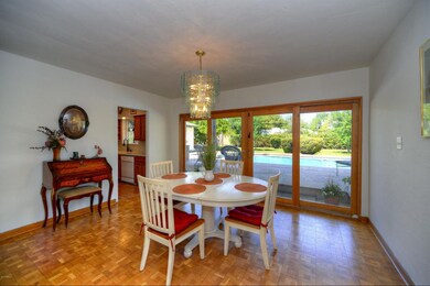 003_Dining Room