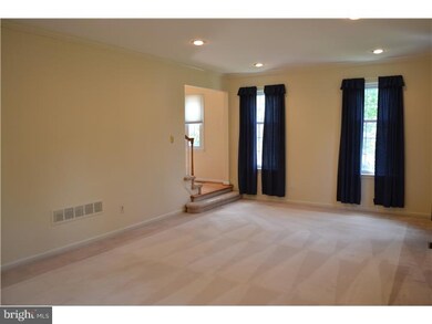12 Wychwood Ln, Langhorne, PA 19047 - photo 3