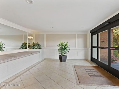3 Putnam Hill unit 2b, Greenwich, CT 06830 - photo 3