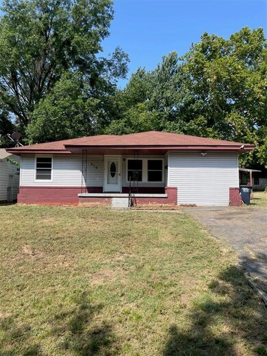 210 N Roosevelt Ave, Shawnee, OK 74801 - photo 2