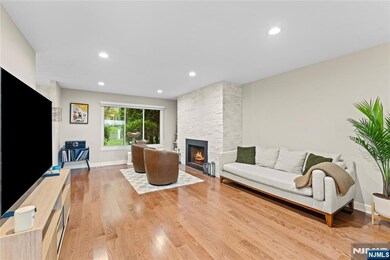 4 Mountain Ridge Dr unit 25, Cedar Grove, NJ 07009 - photo 6