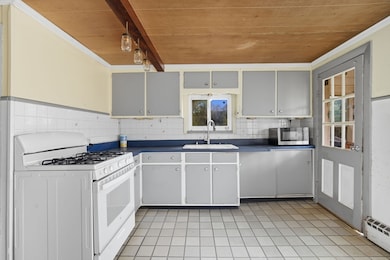 8 N Longyard Rd, Southwick, MA 01077 - photo 4