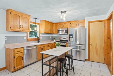 73 Athens Dr, Lowell, MA 01854 - photo 5