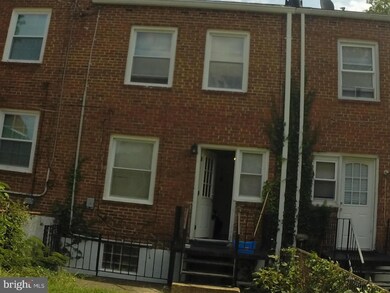 4463 Eldone Rd, Baltimore, MD 21229 - photo 2