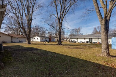 1002 Flame Ave, Effingham, IL 62401 - photo 6