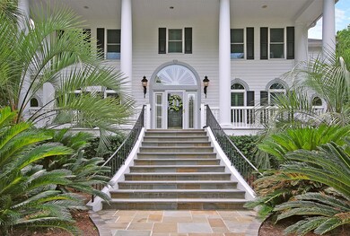 Exterior Front 004