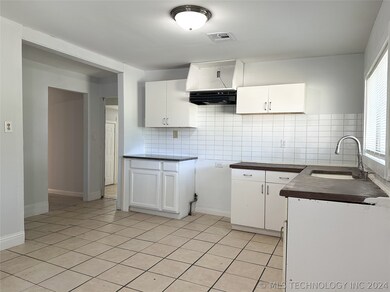 1130 S Elm St, McAlester, OK 74501 - photo 2