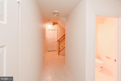 5037 Kimi Gray Ct SE, Washington, DC 20019 - photo 3