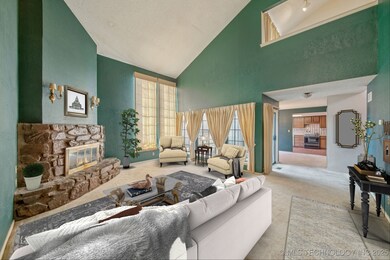 7432 S Winston Place unit 701, Tulsa, OK 74136 - photo 2