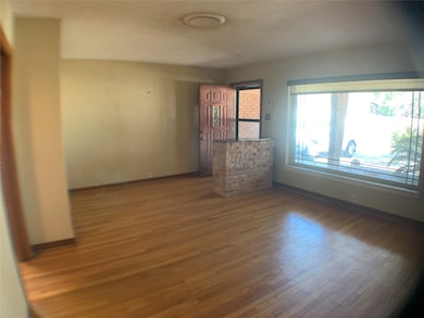 1939 Ansbury Dr, Houston, TX 77018 - photo 2