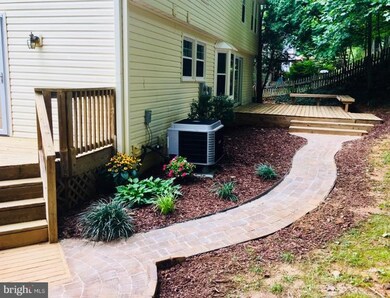 15333 Edgehill Dr, Dumfries, VA 22025 - photo 4