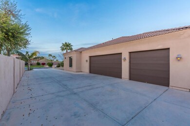 3 car garage area