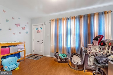 930 N 32nd St, Camden, NJ 08105 - photo 2