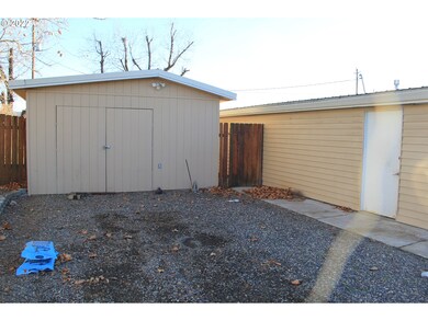 710 E View Dr, Hermiston, OR 97838 - photo 3