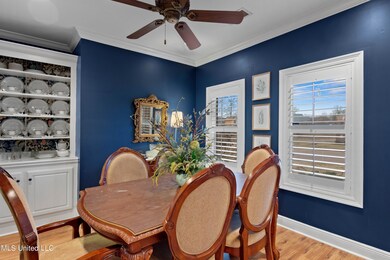 Dining Room w/Built in's