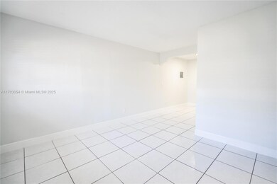 7821 Carlyle Ave unit 2, Miami Beach, FL 33141 - photo 4