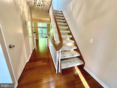 1526 Scandia Cir, Reston, VA 20190 - photo 2