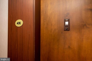 Green Hill Condominiums unit E-406, Wynnewood, PA 19096 - photo 4