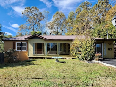 127 Longview Dr, Hendersonville, NC 28791 - photo 2