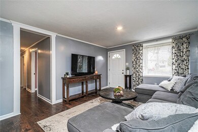 Nicely sized living space that opens into the dini