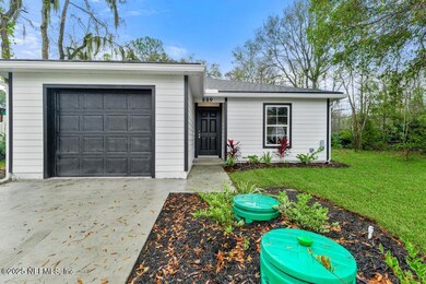815 E Aiken-4