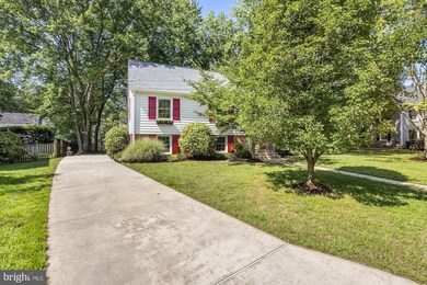 1013 Dalebrook Dr, Alexandria, VA 22308 - photo 2