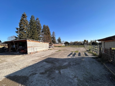 4910 E Zeering Rd, Denair, CA 95316 - photo 6
