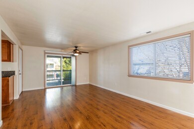 544 Village Dr unit E18, Central Point, OR 97502 - photo 4